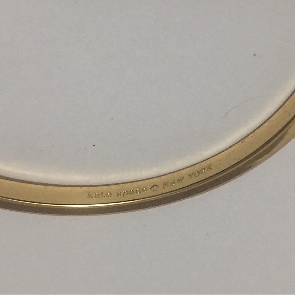 🚫SOLD🚫Kate Spade Hinged Gold Tone Bow Bangle - Picture 5 of 6